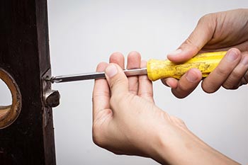 Falls Church Locksmith Service Falls Church, VA 703-640-3549
